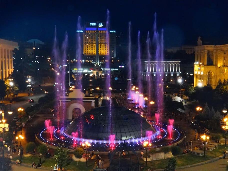 Apartment With View On Inpedendence Square Khreshchatyk 基輔 外观 照片