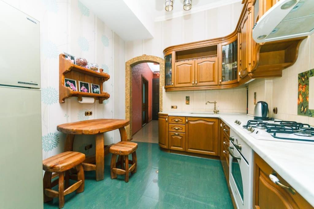 Apartment With View On Inpedendence Square Khreshchatyk 基輔 外观 照片