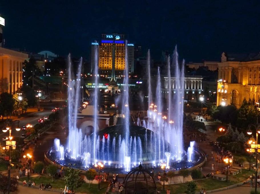 Apartment With View On Inpedendence Square Khreshchatyk 基輔 外观 照片