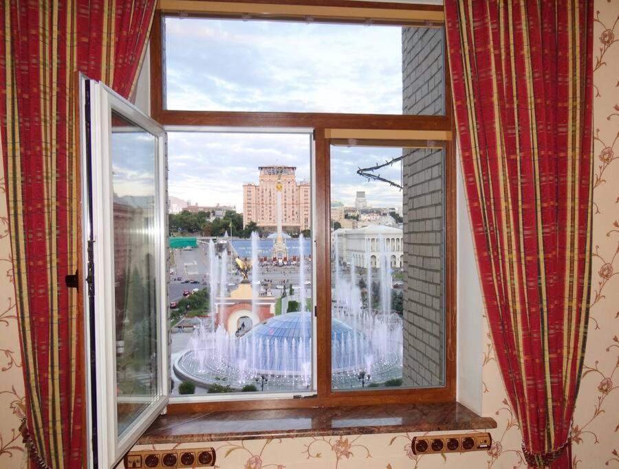 Apartment With View On Inpedendence Square Khreshchatyk 基輔 外观 照片