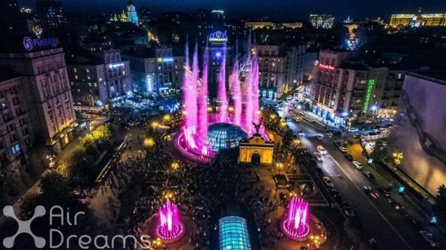 Apartment With View On Inpedendence Square Khreshchatyk 基輔 外观 照片
